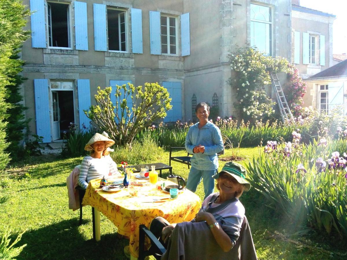 L'Isle De Bourbon Bed and Breakfast Le Gué-de-Velluire Exteriör bild