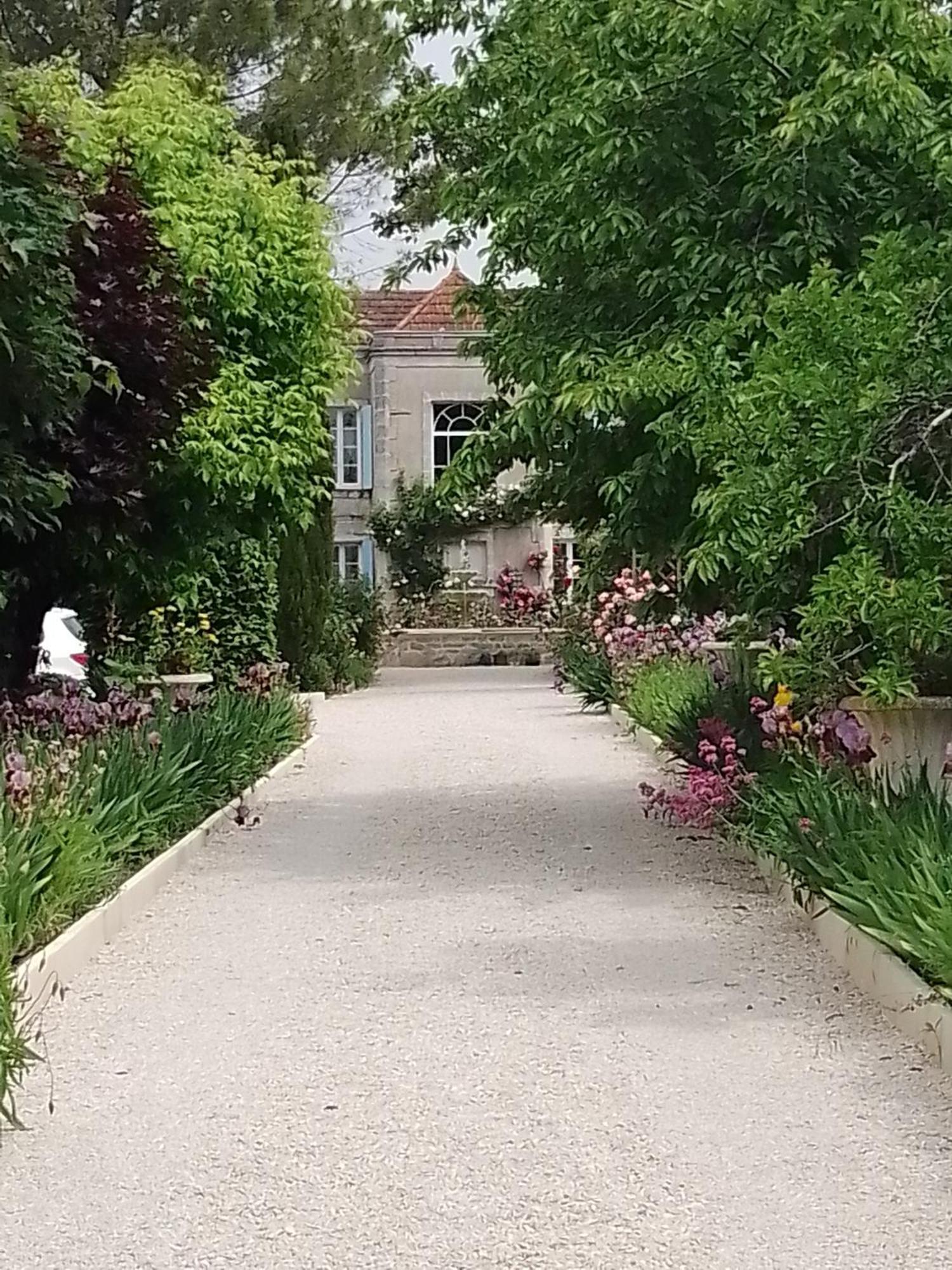 L'Isle De Bourbon Bed and Breakfast Le Gué-de-Velluire Exteriör bild